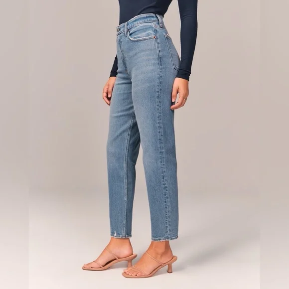 Abercrombie & Fitch size 31 12 S High Rise waist Mom jeans pants in medium wash - Picture 2 of 7